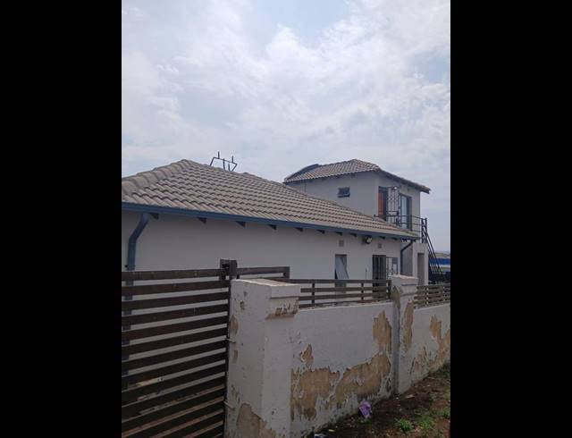 4 BEDROOM HOUSE FOR SALE IN CLAYVILLE